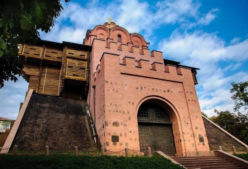 Golden Globus Hostel