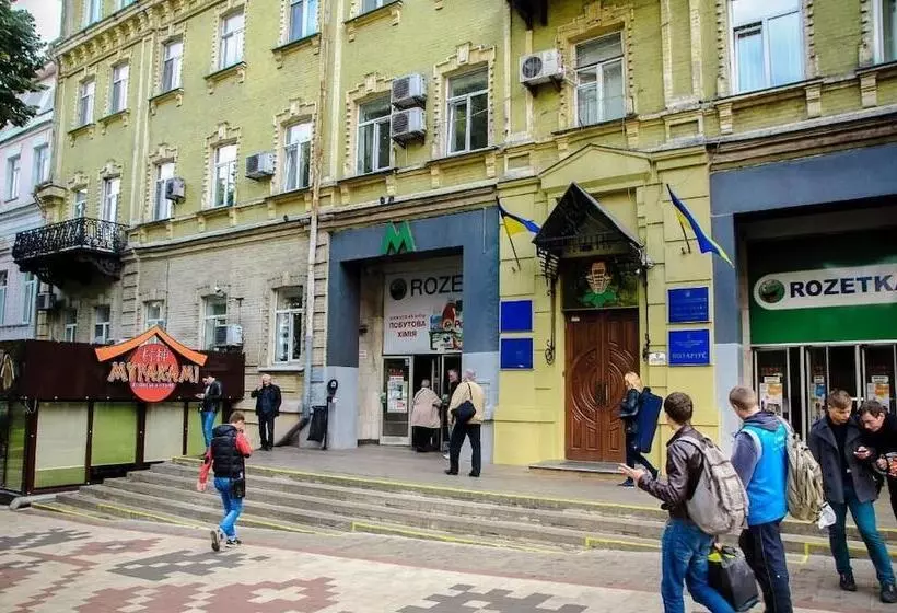 Golden Globus Hostel