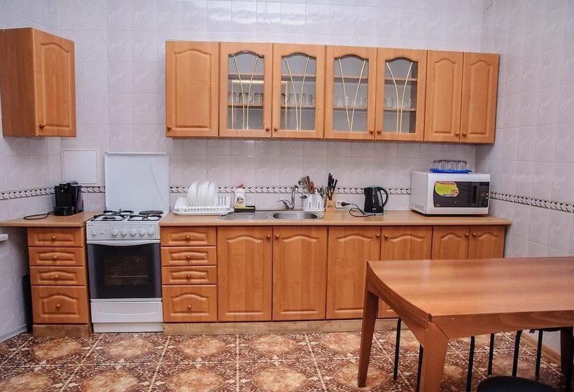 Golden Globus Hostel