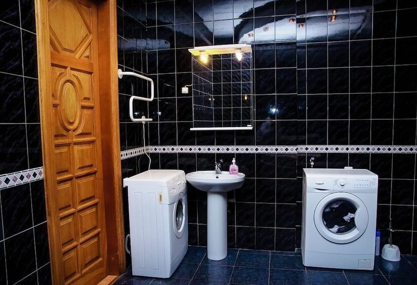 Golden Globus Hostel