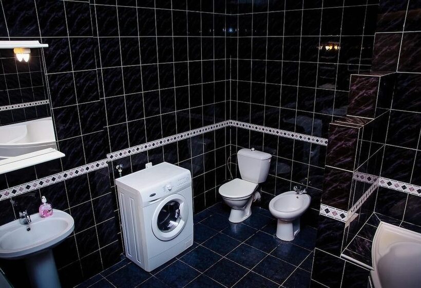 Golden Globus Hostel