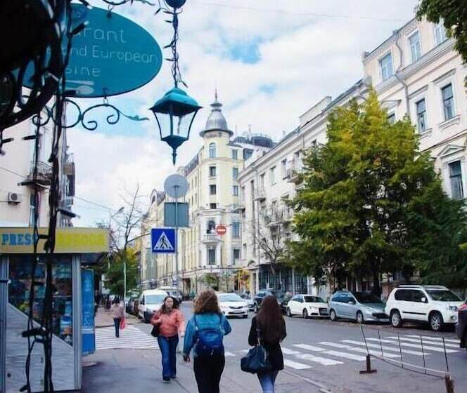 Golden Globus Hostel