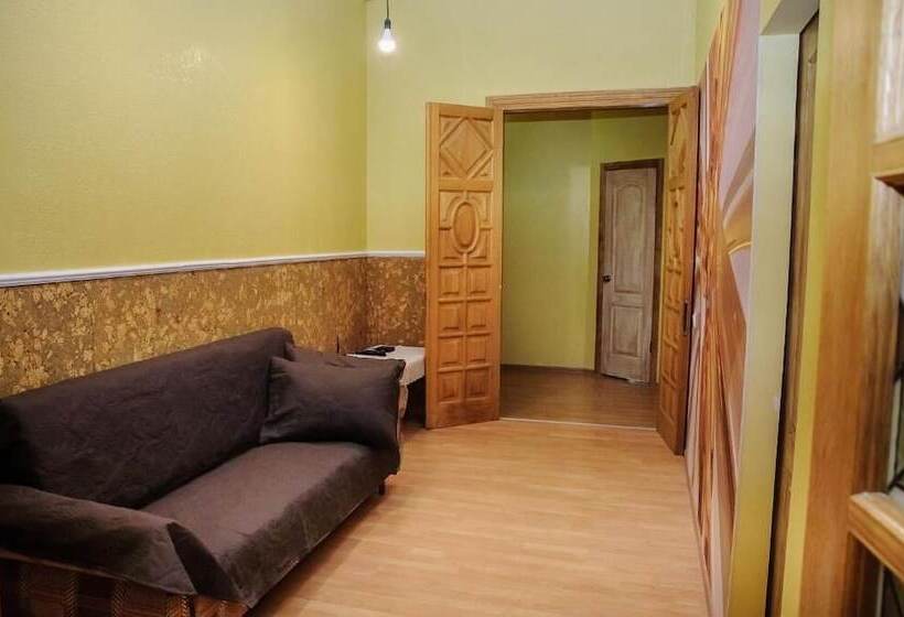 Golden Globus Hostel