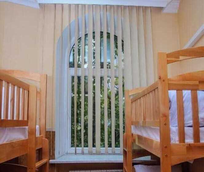 Golden Globus Hostel