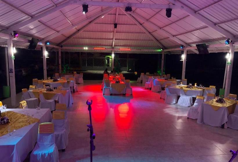 هتل Campestre Villa Paraiso