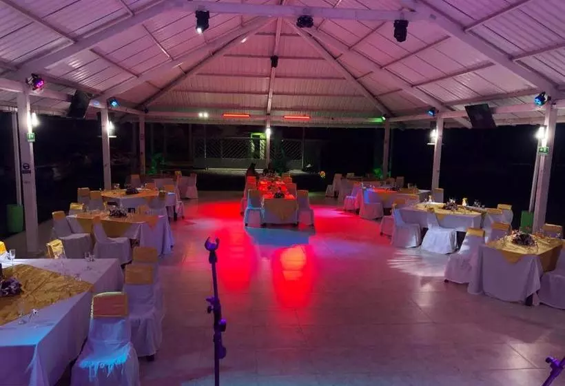 Hotelli Campestre Villa Paraiso