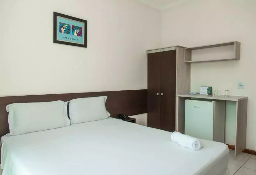 ホテル Equinocios Executive