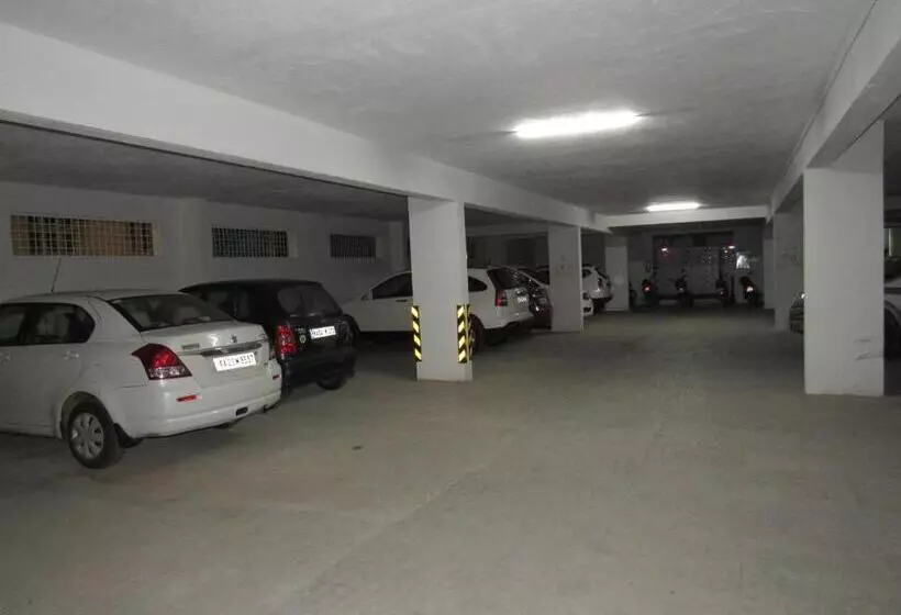 ホテル Palguni Residency