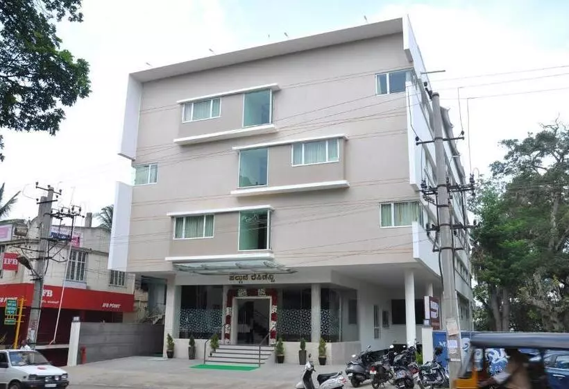 ホテル Palguni Residency