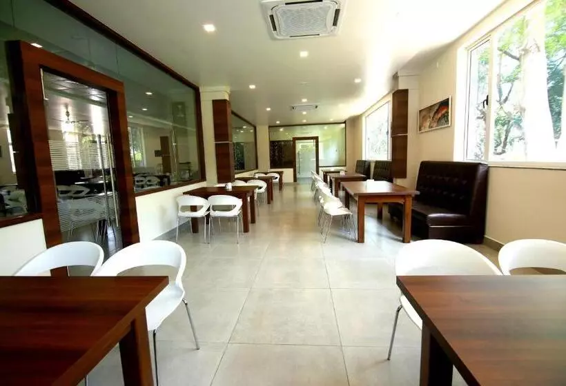 ホテル Palguni Residency