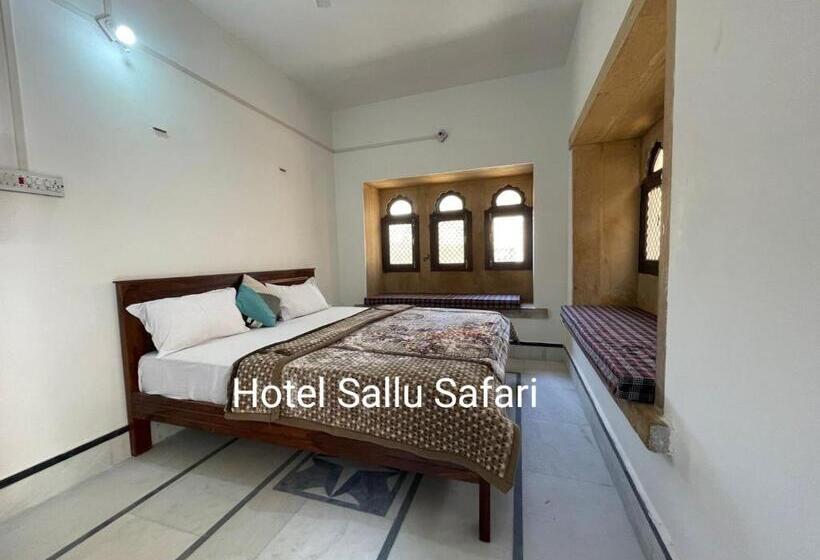 Hotel Sallu Safari