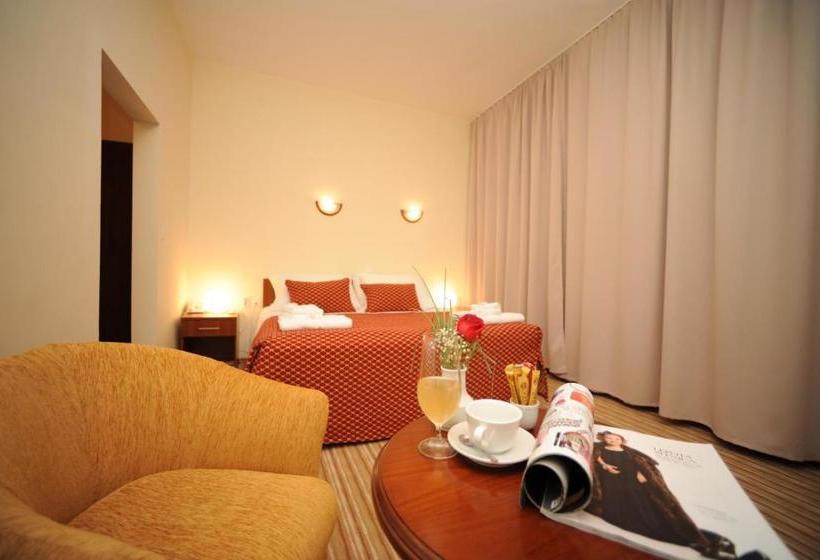 Hotelli Shirok Sokak