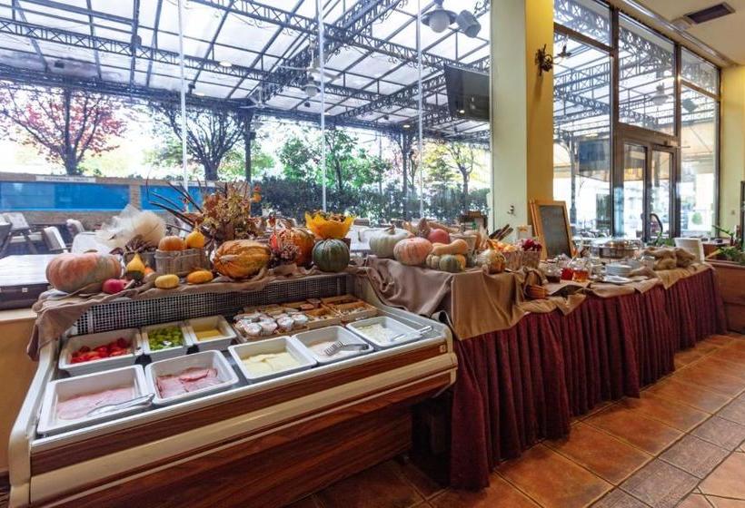 Hotelli Shirok Sokak