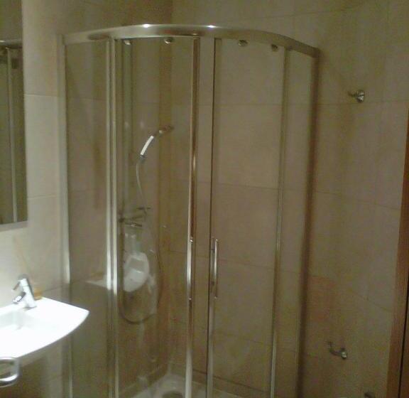 پانسیون Hostal Rambla