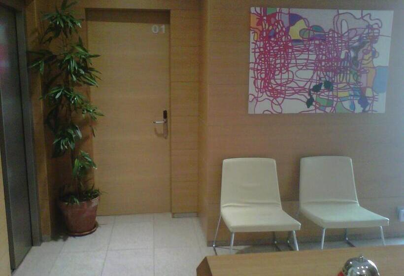 پانسیون Hostal Rambla