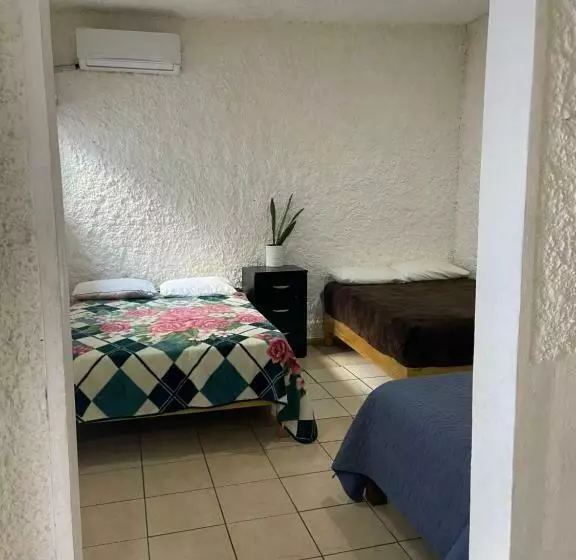 Retkeilymaja Perla Mazatlan