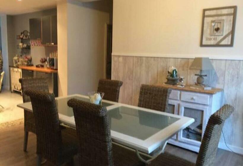 مبيت وإفطار Le Coq En Pate