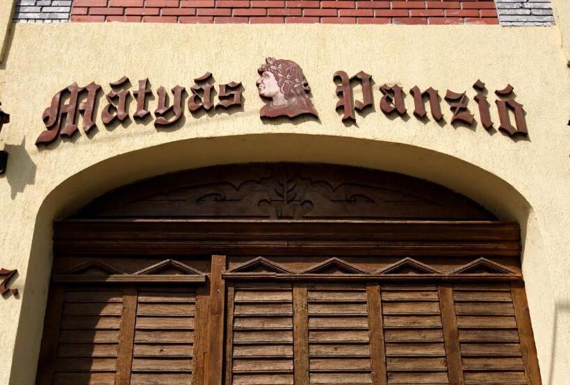 Bed and Breakfast Mátyás Panzió