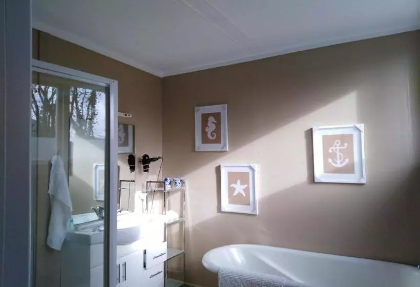 تختخواب و صبحانه Pakington Ensuite Homestay