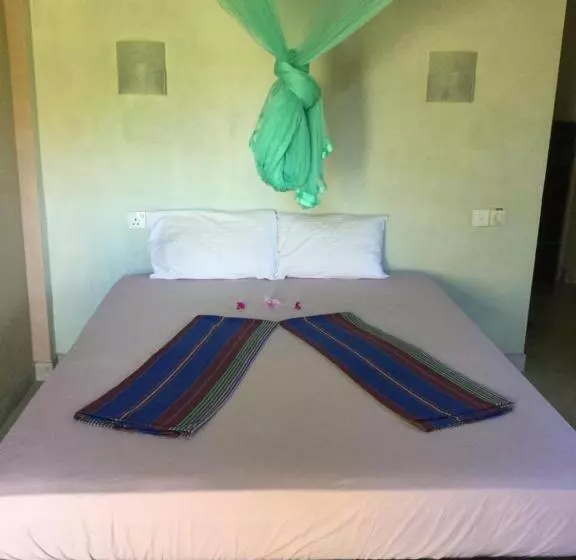 تختخواب و صبحانه Tranquality Chalets