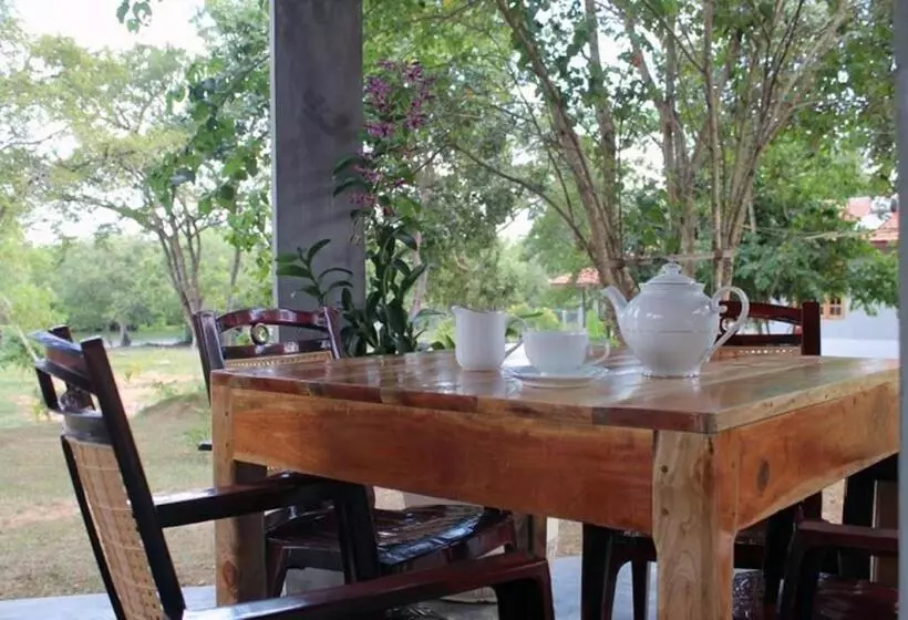 تختخواب و صبحانه Tranquality Chalets