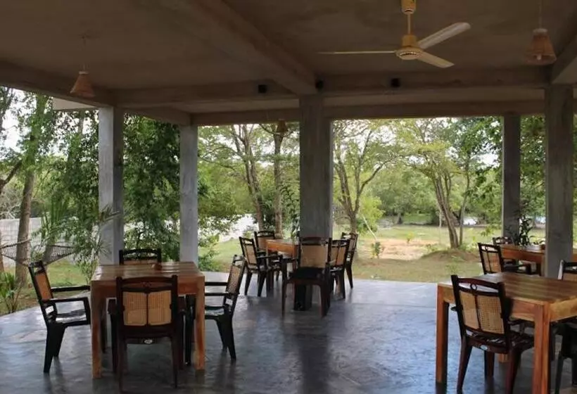 تختخواب و صبحانه Tranquality Chalets