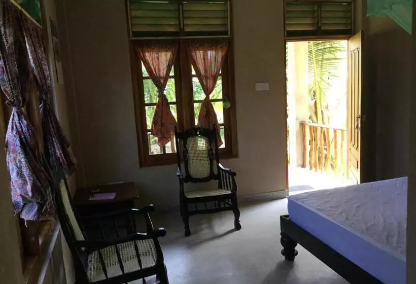 تختخواب و صبحانه Tranquality Chalets