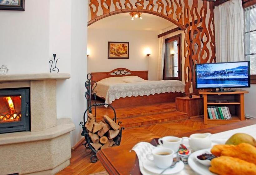 Family Hotel Varosha 2003