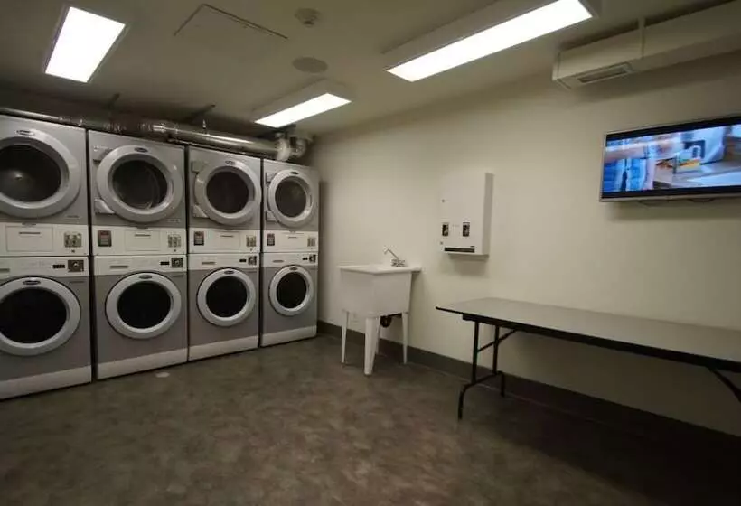 Hi Calgary City Centre   Hostel