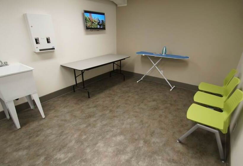 Hi Calgary City Centre   Hostel