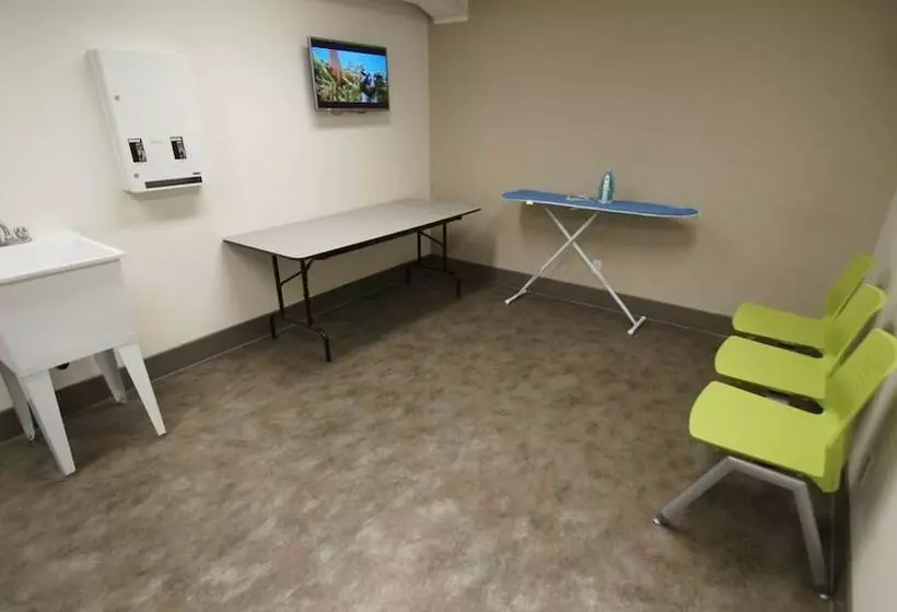 Hi Calgary City Centre   Hostel