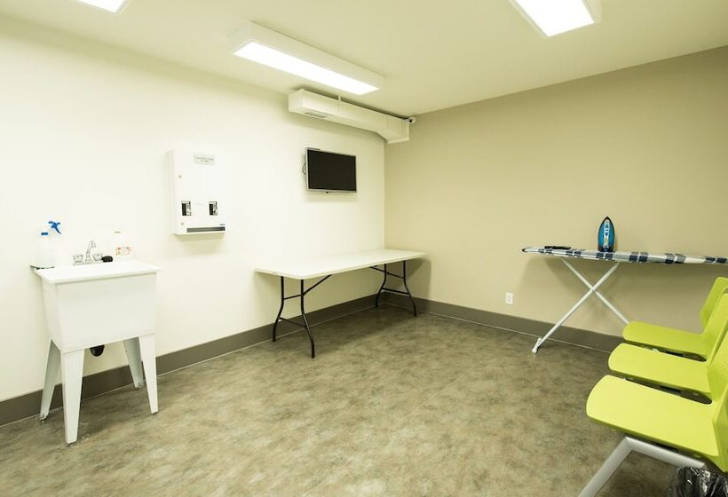 Hi Calgary City Centre   Hostel