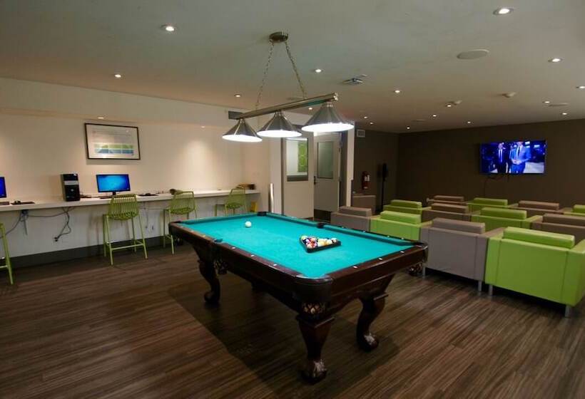 Hi Calgary City Centre   Hostel