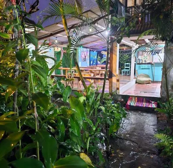 Hotelli Cabinas Tortuguero