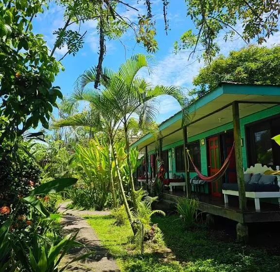 Hotelli Cabinas Tortuguero