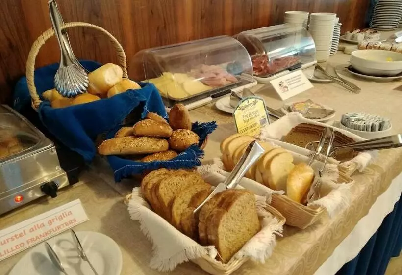 Hotelli Garnì Miramonti