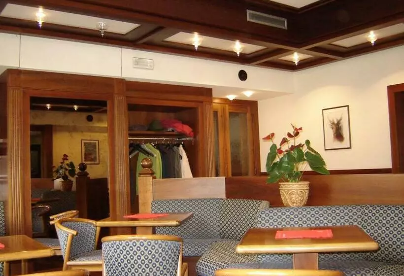 Hotelli Garnì Miramonti