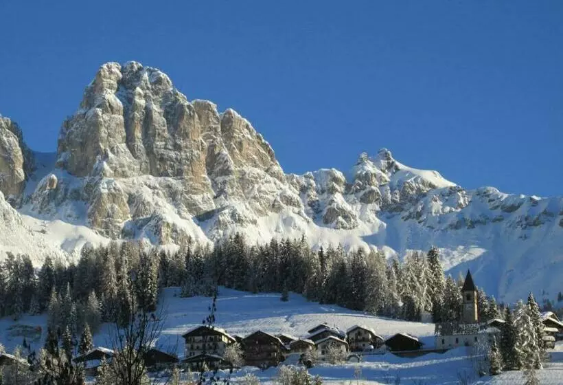 Hotelli Garnì Miramonti