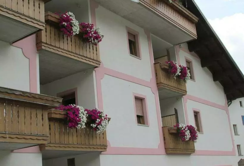 Hotelli Garnì Miramonti