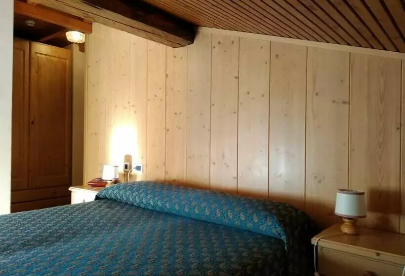 Hotelli Garnì Miramonti