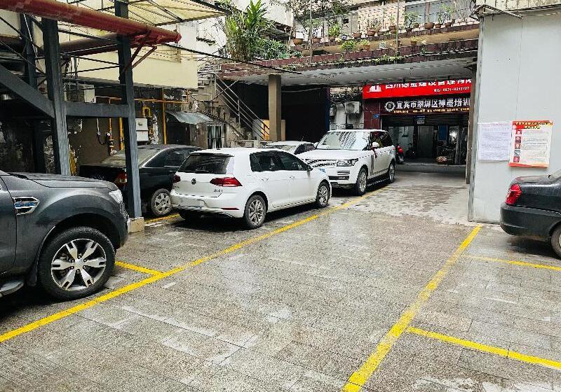 Hotel Hanting Yibin Zhongshan Street