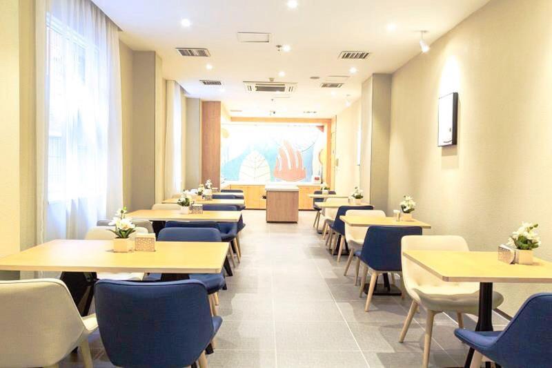 Hotel Hanting Yibin Zhongshan Street