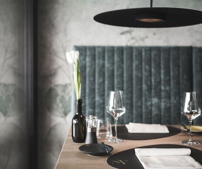 호텔 Somvita Suites