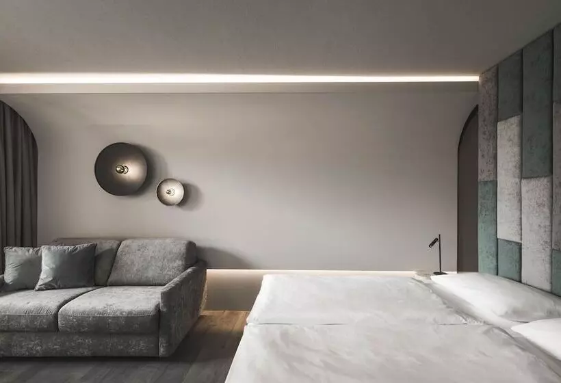 ホテル Somvita Suites