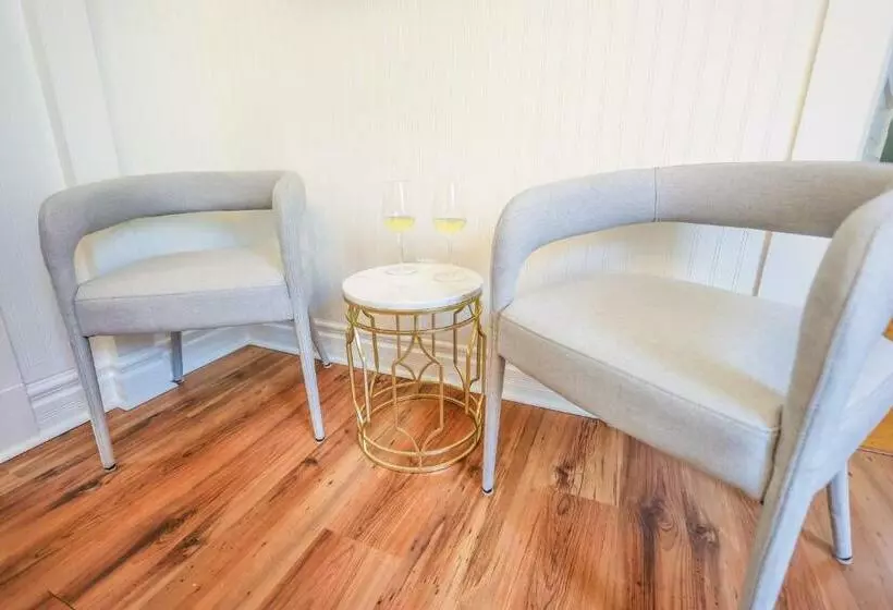 Mahone Bay Bed And Breakfast