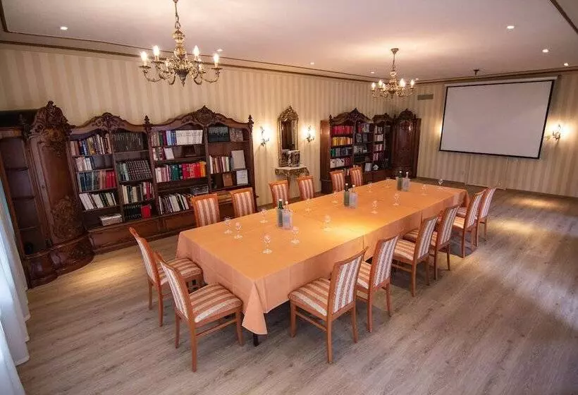 فندق Albergo Losone