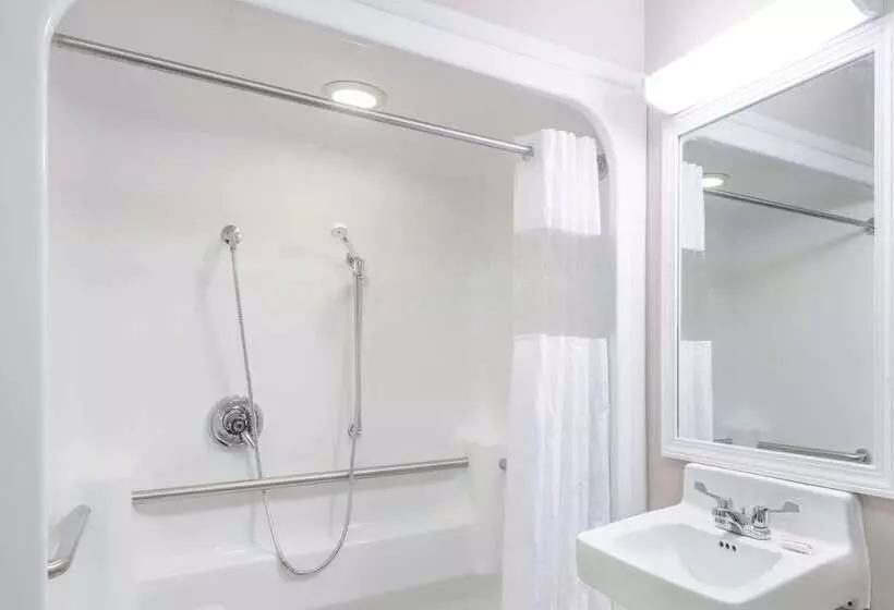 ホテル Baymont By Wyndham Cambridge