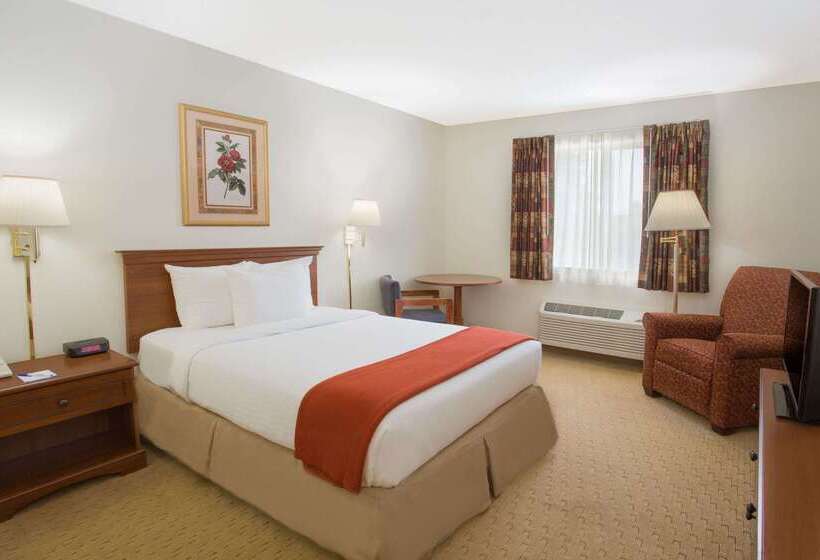 בית מלון כפרי Baymont By Wyndham Freeport