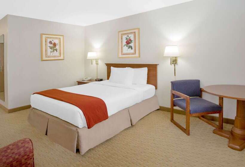 בית מלון כפרי Baymont By Wyndham Freeport