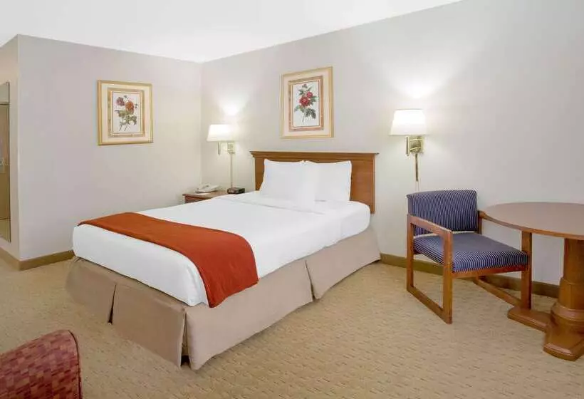 酒店 Baymont By Wyndham Freeport